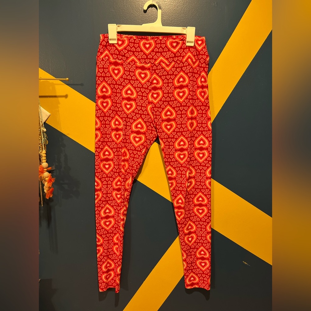 LuLaRoe Red Heart Print Tall & Curvy Leggings NWOt